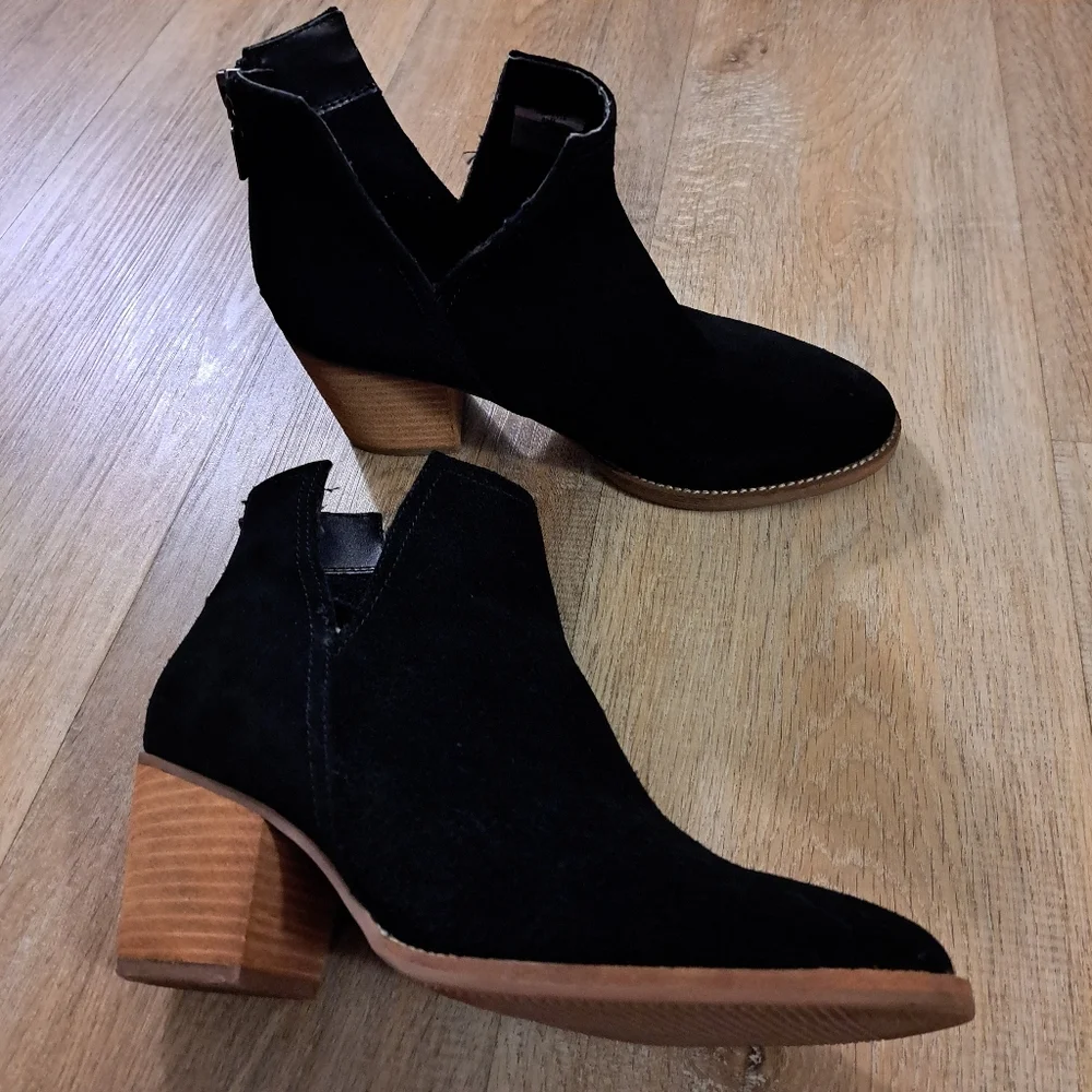 Aqua College Naomi Black Waterproof Suede Ankle Booties Women's Size 8.5